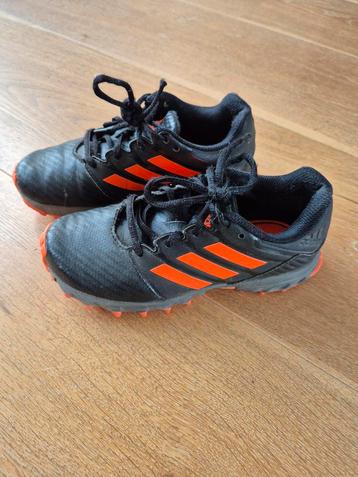 Adidas hockeyschoenen meisjes maat 32 beschikbaar voor biedingen