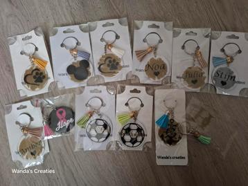 12x Handgemaakte Sleutelhangers - Persoonlijk & Uniek! beschikbaar voor biedingen