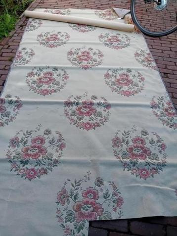 Lap stof 2 meter 60 lang breed 1 meter 40 bloem motief beschikbaar voor biedingen