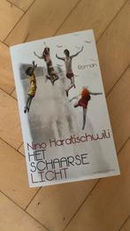 Nino Haratischwili - Het schaarse licht (een keer gelezen), Ophalen of Verzenden, Zo goed als nieuw, Nino Haratischwili