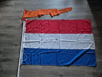 Vlaggenstok met vlag en wimpel beschikbaar voor biedingen