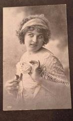 jaren 20 - vintage ansichtkaart meisje, Ophalen of Verzenden, 1920 tot 1940, Gelopen, Utrecht