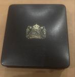 Inhuldigingsmunt Beatrix 1980 + Penning in Cassette, Antiek en Kunst, Ophalen of Verzenden