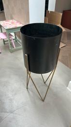 Sissyboy plantenpot op standaard, Tuin en Terras, Bloembakken en Plantenbakken, Ophalen, Zo goed als nieuw, Rond, Steen