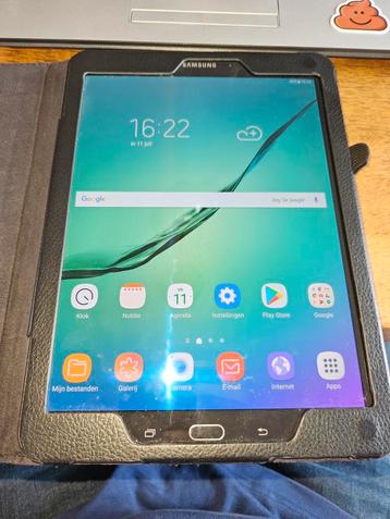 Samsung Galaxy s2 tablet incl hoes beschikbaar voor biedingen