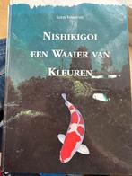 Nishikigoi een waaier van kleuren koi boek, Ophalen of Verzenden