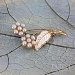 Vintage Bloemen en Blad Broche, in Trifari Stijl, Jaren '60, Ophalen of Verzenden, Overige materialen, Broche