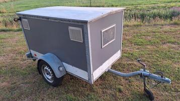 Gesloten aanhanger / dichte aanhanger / bagagewagen beschikbaar voor biedingen