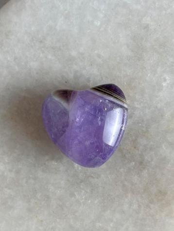 Amethist hartje beschikbaar voor biedingen