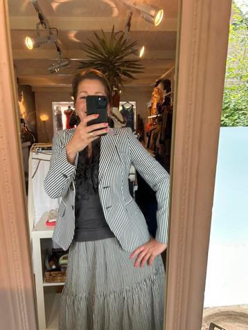 Weekend Max Mara blazertje blauw/creme mt 40 beschikbaar voor biedingen