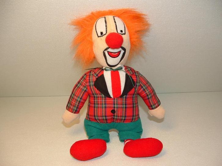 POPJE CLOWN BASSIE UIT BASSIE EN ADRIAAN VAN OSTOY, Kinderen en Baby's, Speelgoed | Knuffels en Pluche, Nieuw, Overige typen, Ophalen of Verzenden