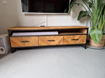 Tv meubel industrieel 160x45 beschikbaar voor biedingen