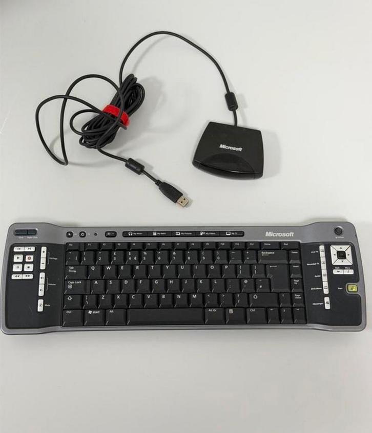 Microsoft Remote Keyboard Media center draadloos toetsenbord, Computers en Software, Toetsenborden, Zo goed als nieuw, Qwerty