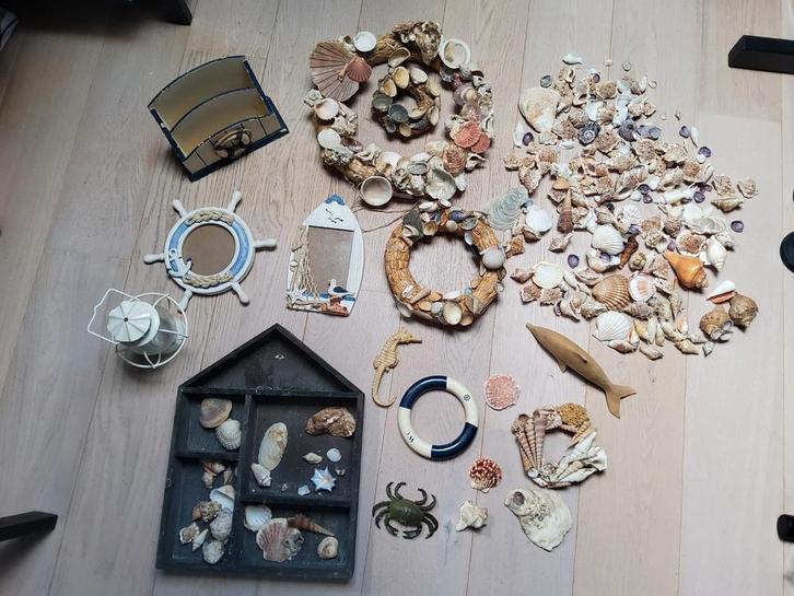 Schelpen, kransen en andere accesoires, Hobby en Vrije tijd, Knutselen, Zo goed als nieuw, Materiaal, Ophalen