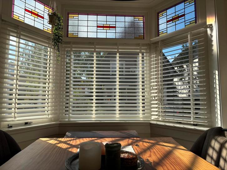 Jaloezieën wit veneta, Huis en Inrichting, Stoffering | Gordijnen en Lamellen, Zo goed als nieuw, Wit, Ophalen