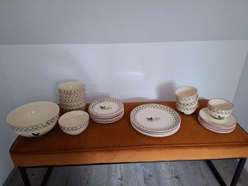 Servies Secla Portugal kippen beschikbaar voor biedingen