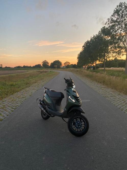 Piaggio zip 70cc (DDL), Fietsen en Brommers, Scooters | Piaggio, Zo goed als nieuw, Zip, Maximaal 45 km/u, Tweetakt, Ophalen