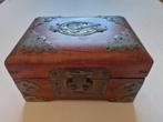 Antiek Chinees sieradenkistje met jade ornament., Ophalen of Verzenden