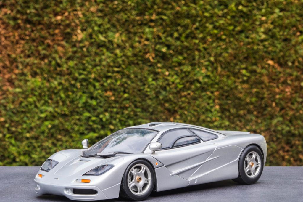 McLaren F1 BMW versie UT Models 1/18 Met gratis F1 in 1/64, Hobby en Vrije tijd, Modelauto's | 1:18, Ophalen of Verzenden, Zo goed als nieuw