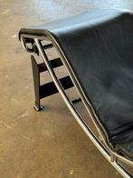 Cassina Le Corbusier LC4 | Leer (NIEUWSTAAT), Eenpersoons, Minder dan 75 cm, Ophalen of Verzenden, Zo goed als nieuw