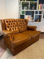 Bruine bank vintage, toffe eyecatcher chesterfield, Huis en Inrichting, Banken | Bankstellen, Ophalen, Gebruikt, Vintage, Tweepersoons