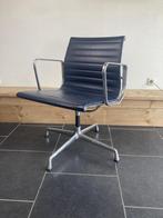 Drie Vitra Eames EA 108 stoelen, aluminium, donkerblauw leer, Ophalen of Verzenden, Zo goed als nieuw, Blauw, Metaal