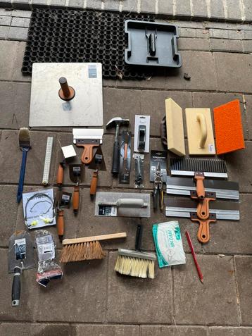 Hele stukadoor set met gereedschap bak beschikbaar voor biedingen
