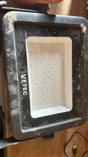 VETEC LED Lamp 100W beschikbaar voor biedingen
