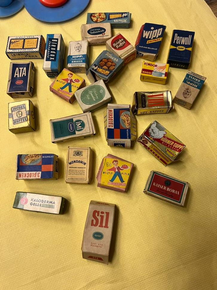 25 stuks vintage miniatuur boodschappen doosjes, Antiek en Kunst, Antiek | Speelgoed, Ophalen of Verzenden