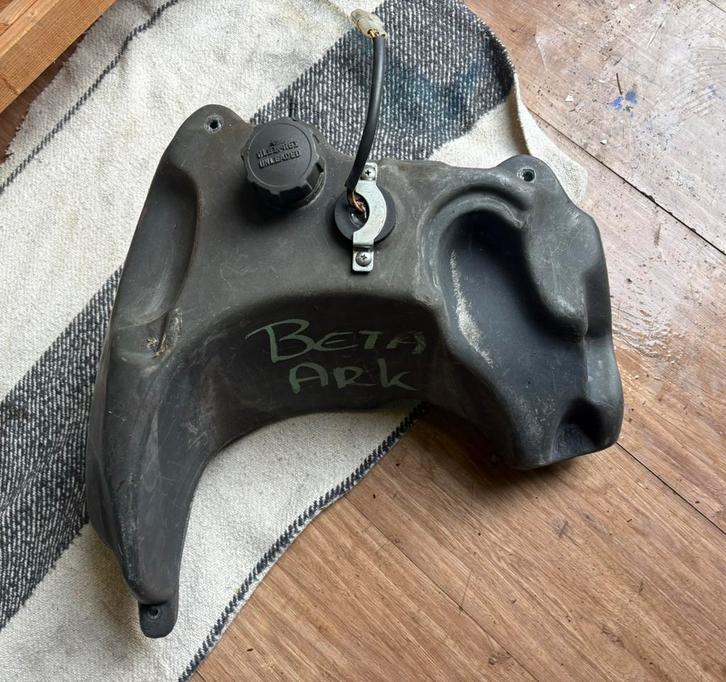 Beta Ark Benzinetank Compleet, Fietsen en Brommers, Brommeronderdelen | Scooters, Zo goed als nieuw, Beta, Ophalen of Verzenden