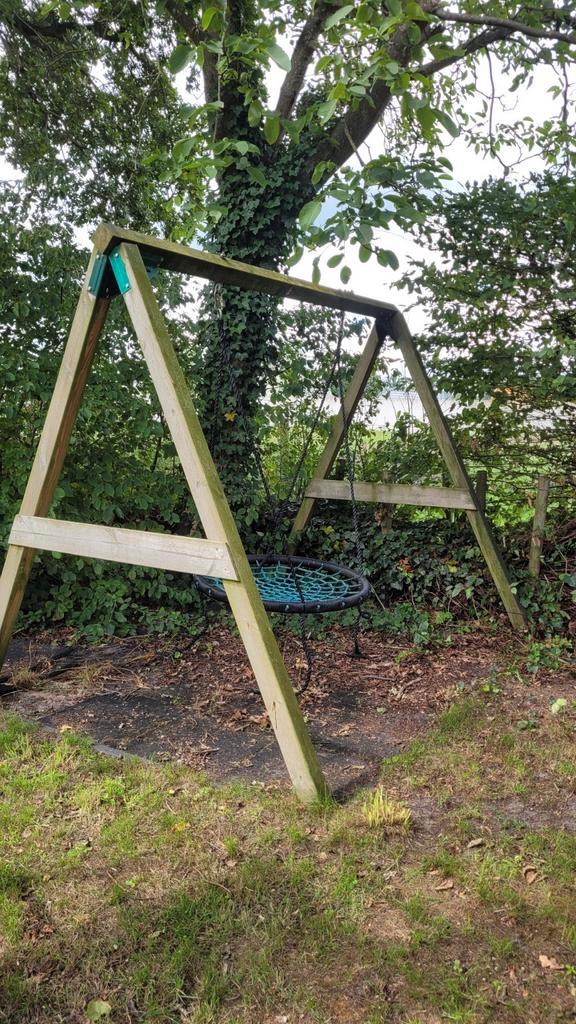 Schommel nestschommel comeet met frame en rubber matten, Kinderen en Baby's, Speelgoed | Buiten | Speeltoestellen, Zo goed als nieuw