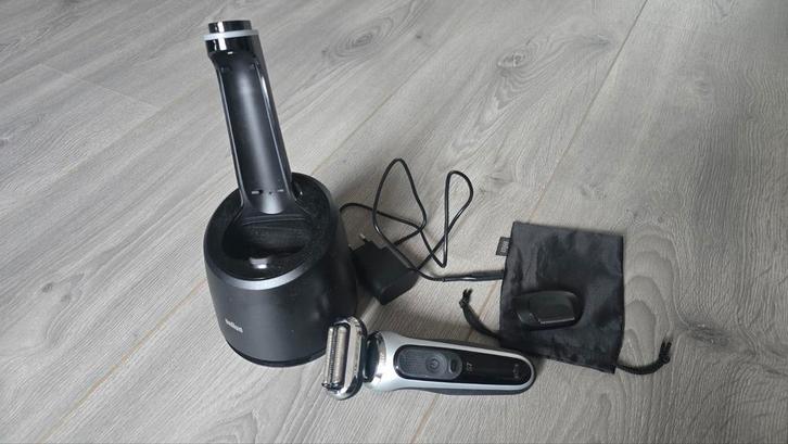Braun Series 7 71-S7200 Scheerapparaat met Reinigingsstation, Witgoed en Apparatuur, Persoonlijke-verzorgingsapparatuur, Gebruikt