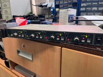 BSS FDS-360 crossover beschikbaar voor biedingen