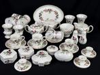 Wedgwood HATHAWAY ROSE servies, Ophalen of Verzenden, Zo goed als nieuw, Porselein, Wedgwood
