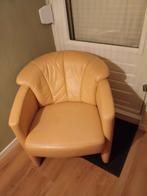 Leren stoel in abrikoos kleur, Huis en Inrichting, Gebruikt, Ophalen of Verzenden, Modern, 50 tot 75 cm