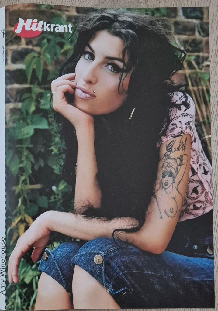 Mooie poster AMY WINEHOUSE (HITKRANT), Verzamelen, Posters, Nieuw, Muziek, A4 of kleiner, Rechthoekig Staand, Ophalen of Verzenden