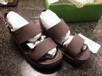 Crocs Brooklyn low wedge. Maat 36/37, Kleding | Dames, Schoenen, Ophalen of Verzenden, Nieuw