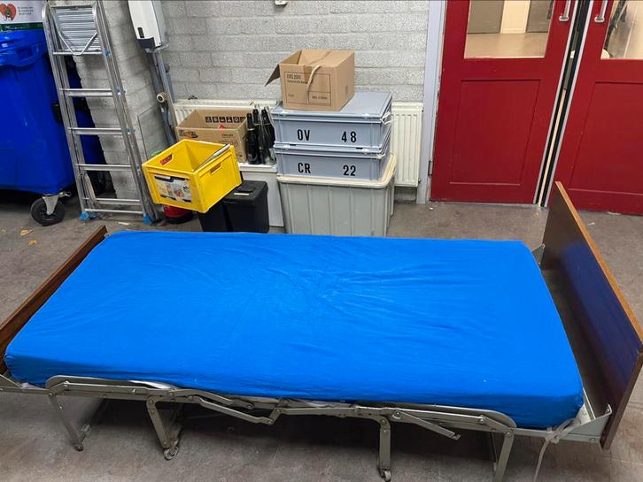 Vintage 1-persoons opklapbed, Huis en Inrichting, Slaapkamer | Slaapbanken, Gebruikt, Ophalen