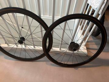 Bontrager Paradigm wielset incl. Ultegra 11speed cassette beschikbaar voor biedingen