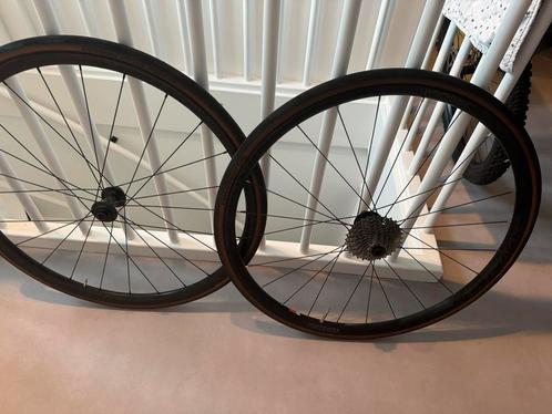 Bontrager Paradigm wielset incl. Ultegra 11speed cassette, Fietsen en Brommers, Fietsonderdelen, Gebruikt, Racefiets, Wiel, Ophalen