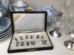 12 antieke zilveren Tafelnummers  in cassette, Antiek en Kunst, Antiek | Goud en Zilver, Ophalen of Verzenden, Zilver