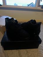 Jordan 4 Black Cat 2025 Maat 44,5, Kleding | Heren, Schoenen, Ophalen of Verzenden, Zo goed als nieuw, Zwart