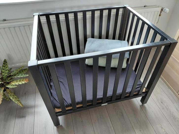Bopita Box met wieltjes, matrasje en boxkleden, Kinderen en Baby's, Boxen, Gebruikt, Rechthoekig, Wieltjes, Ophalen