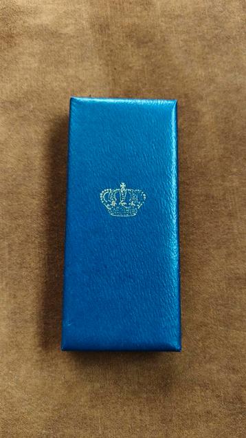 Mooi oud doosje Officier Oranje Nassau. beschikbaar voor biedingen