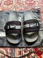 Pasteel slippers maat 45 nieuw met verstelbare band, Slippers, Zwart, Nieuw, Ophalen of Verzenden