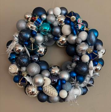 Kerstkrans thema baby blue beschikbaar voor biedingen