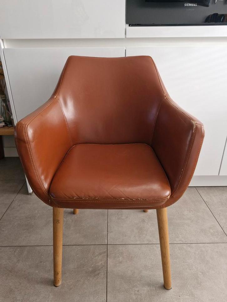 Twee eetkamerstoelen met armleuningen, Huis en Inrichting, Stoelen, Gebruikt, Twee, Bruin, Ophalen