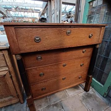 Mooie laden-kast/kast/eiken-houten kast beschikbaar voor biedingen