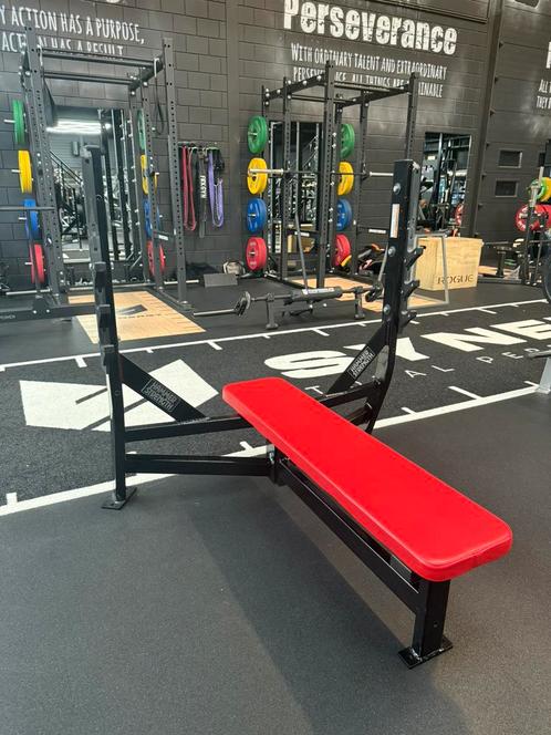 Hammer strength Bench Press, Sport en Fitness, Fitnessmaterialen, Zo goed als nieuw, Fitnessbank, Ophalen