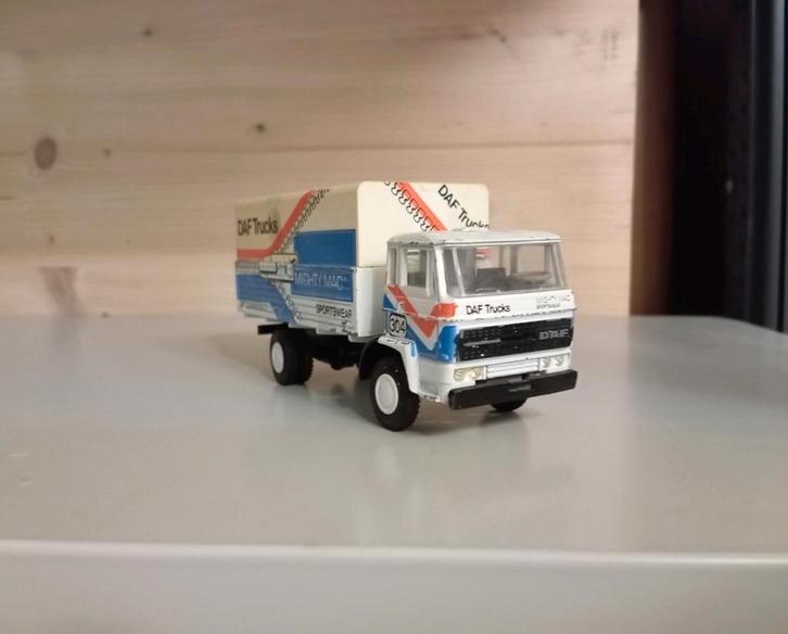DAF oldtimer bakwagen, Hobby en Vrije tijd, Modelauto's | 1:50, Zo goed als nieuw, Bus of Vrachtwagen, Overige merken, Ophalen of Verzenden